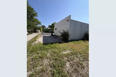 605 Dousman Street, Green Bay, WI 54303 - Photo 3