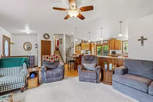 960 Maricopa Dr, Oshkosh, WI 54904 - Photo 7