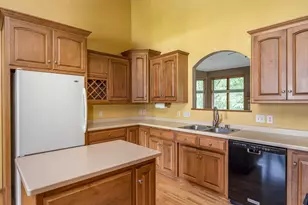N7914 Creekside Dr, Sherwood, WI 54169 - Photo 11