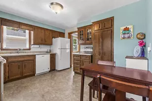 1613 Jay Ln, Green Bay, WI 54304 - Photo 11