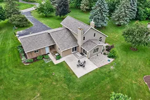 N2935 Valley View Dr, Hortonville, WI 54944 - Photo 5