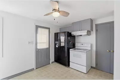 1001 W Grant Street, Appleton, WI 54914 - Photo 3
