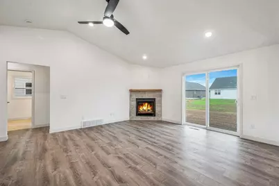 1435 Crossroads Drive, De Pere, WI 54115 - Photo 5