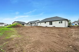 1435 Crossroads Dr, De Pere, WI 54115 - Photo 23