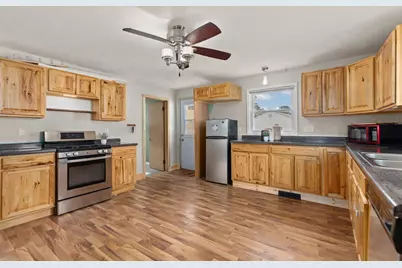 831 Winnebago Avenue, Oshkosh, WI 54901 - Photo 3