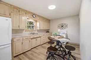 418 Lima St, New London, WI 54961 - Photo 7