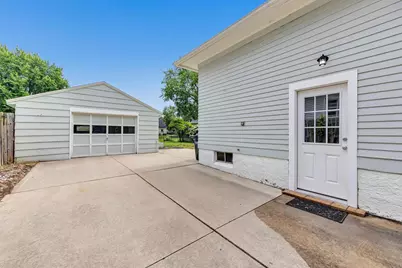 1243 S Irwin Avenue, Green Bay, WI 54301 - Photo 7