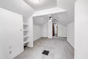 1243 S Irwin Ave, Green Bay, WI 54301 - Photo 23