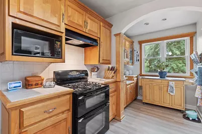 219 E Hancock Street, Appleton, WI 54911 - Photo 9