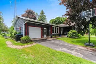 1231 Rhode Island St, Sturgeon Bay, WI 54235 - Photo 3