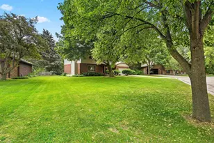 716 Eau Claire Pl, De Pere, WI 54115 - Photo 5