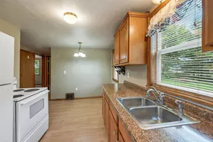 3125 Breezewood Ln, Neenah, WI 54956 - Photo 9