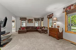 1079 Grassy Plains Dr, Neenah, WI 54956 - Photo 11