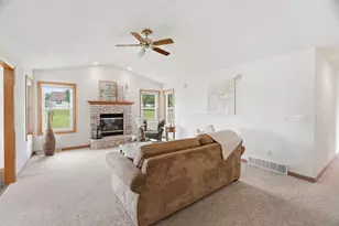 N563 Kavanaugh Rd, Kaukauna, WI 54130 - Photo 5