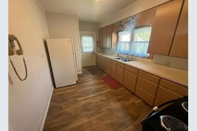 27 E 14th Street, Clintonville, WI 54929 - Photo 11