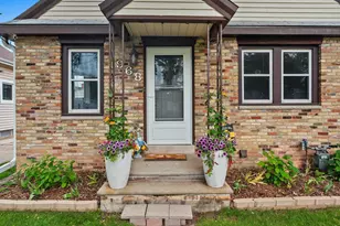 968 Hickory Hill Dr, Green Bay, WI 54304 - Photo 3