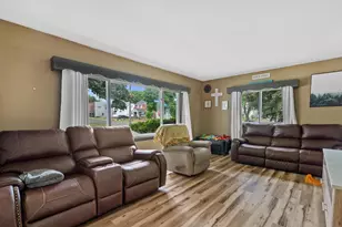 1201 S 19th St, Manitowoc, WI 54220 - Photo 3