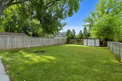 229 Fulton Avenue, Oshkosh, WI 54901 - Photo 9