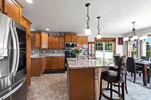 2143 W Melcorn Cir, De Pere, WI 54115 - Photo 9