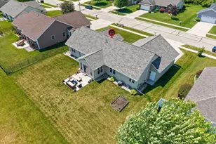 2143 W Melcorn Cir, De Pere, WI 54115 - Photo 49