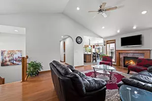 2143 W Melcorn Cir, De Pere, WI 54115 - Photo 7