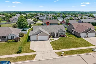 2143 W Melcorn Cir, De Pere, WI 54115 - Photo 45