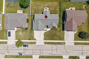 2143 W Melcorn Cir, De Pere, WI 54115 - Photo 51