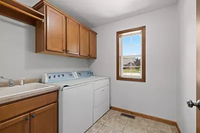 2143 W Melcorn Circle, De Pere, WI 54115 - Photo 25