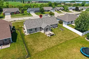 2143 W Melcorn Cir, De Pere, WI 54115 - Photo 47
