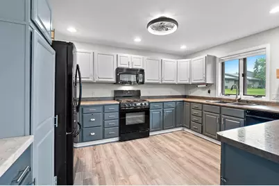 1023 W Ridgeview Drive, Appleton, WI 54914 - Photo 11