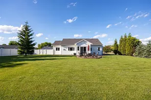 1304 Whitetail Dr, Neenah, WI 54956 - Photo 3