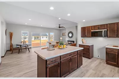 2650 Lawrence Lane, Neenah, WI 54956 - Photo 5