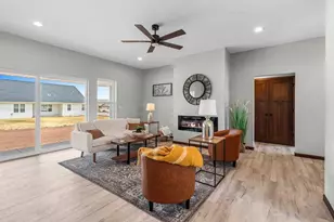 2650 Lawrence Ln, Neenah, WI 54956 - Photo 15