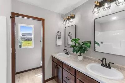 2650 Lawrence Lane, Neenah, WI 54956 - Photo 21
