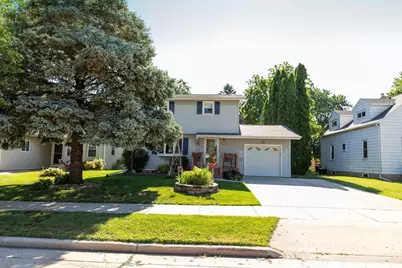 1926 Ohio Street, Oshkosh, WI 54902 - Photo 3