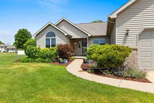 1301 Kampo Dr, Neenah, WI 54956 - Photo 41