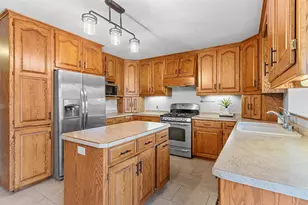 1354 Camelot Ct, Oneida, WI 54155 - Photo 13