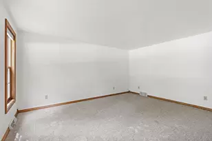 2936 Blue Moon Dr, Green Bay, WI 54311 - Photo 7