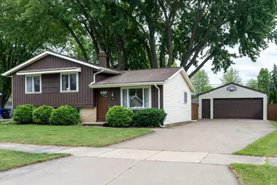 1217 E Mitchell Avenue, Appleton, WI 54915 - Photo 1