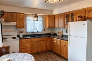 1217 E Mitchell Ave, Appleton, WI 54915 - Photo 7