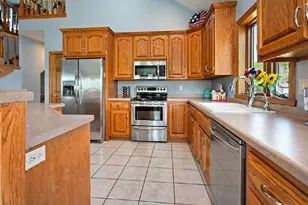 8120 Challenger Dr, Neenah, WI 54956 - Photo 21