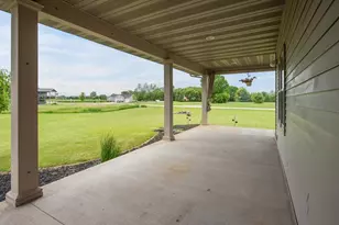 8120 Challenger Dr, Neenah, WI 54956 - Photo 7