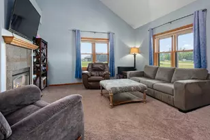 8120 Challenger Dr, Neenah, WI 54956 - Photo 15