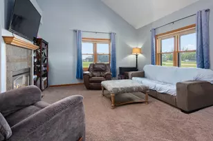 8120 Challenger Dr, Neenah, WI 54956 - Photo 13