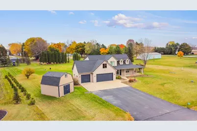 8120 Challenger Drive, Neenah, WI 54956 - Photo 3