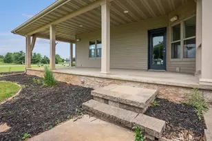 8120 Challenger Dr, Neenah, WI 54956 - Photo 5