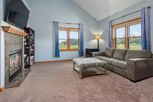 8120 Challenger Dr, Neenah, WI 54956 - Photo 15