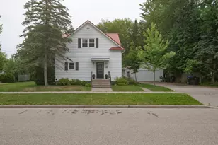 215 N Oxford St, Wautoma, WI 54982 - Photo 1