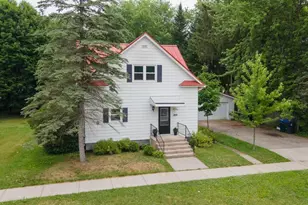 215 N Oxford St, Wautoma, WI 54982 - Photo 5