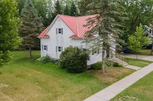 215 N Oxford St, Wautoma, WI 54982 - Photo 3